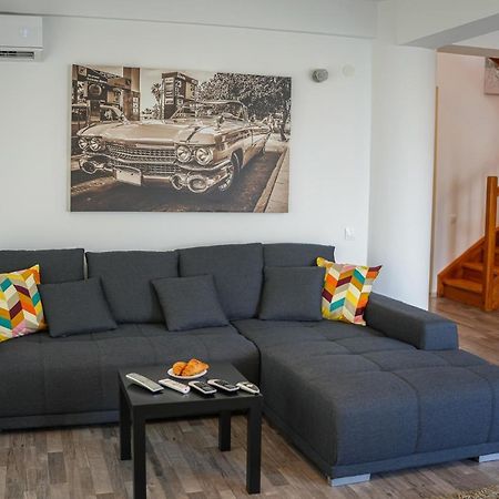 Penthouse With Huge Rooftop & Amazing City View Bucarest Esterno foto