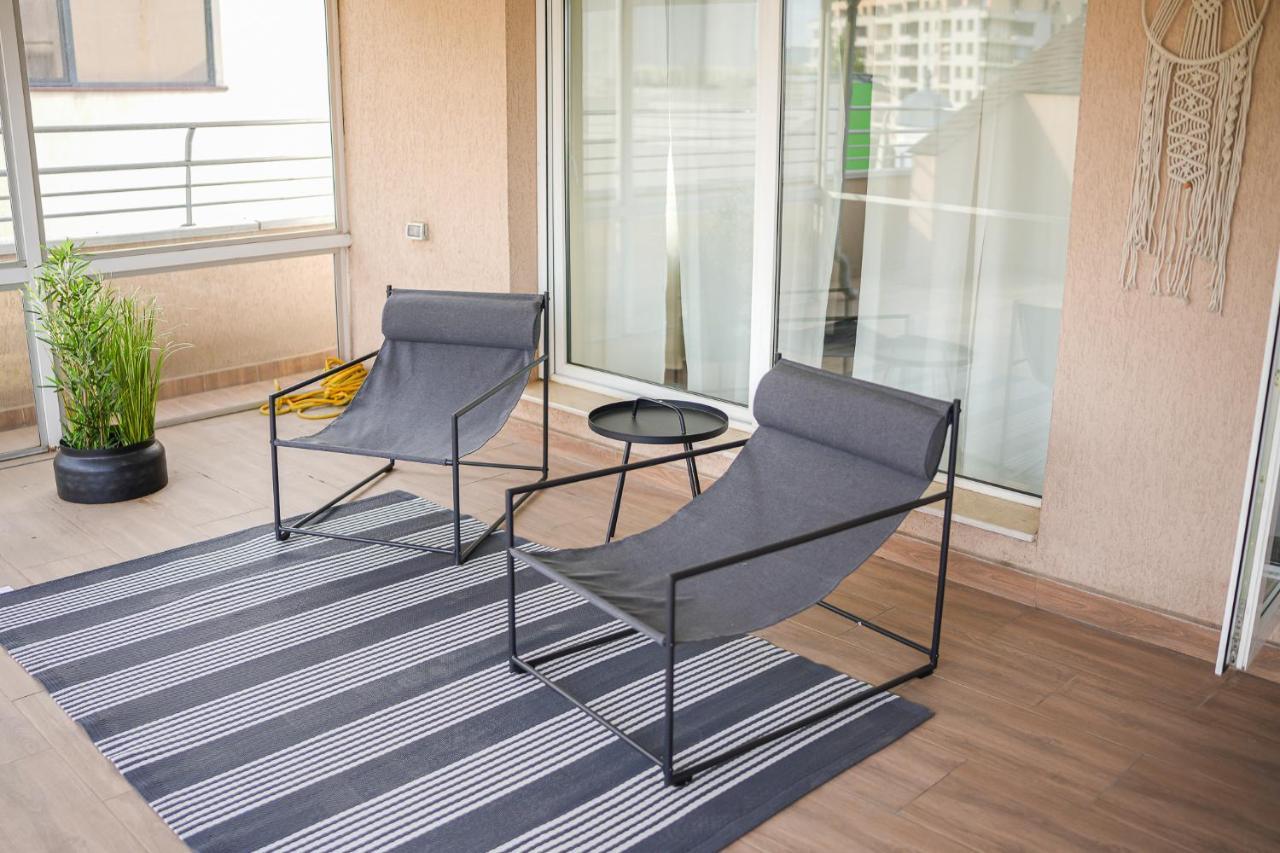 Penthouse With Huge Rooftop & Amazing City View Bucarest Esterno foto