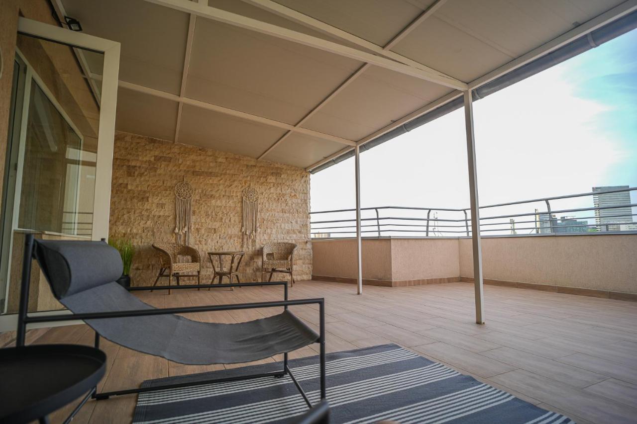 Penthouse With Huge Rooftop & Amazing City View Bucarest Esterno foto