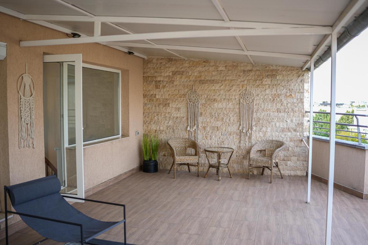 Penthouse With Huge Rooftop & Amazing City View Bucarest Esterno foto